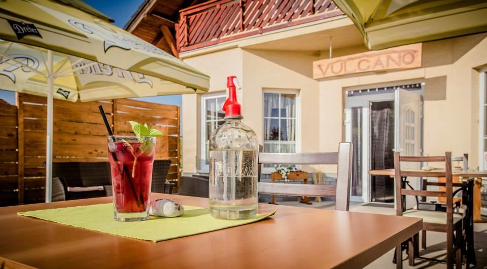 Vulcano Vendeghaz Hotell Mesteri Exteriör bild