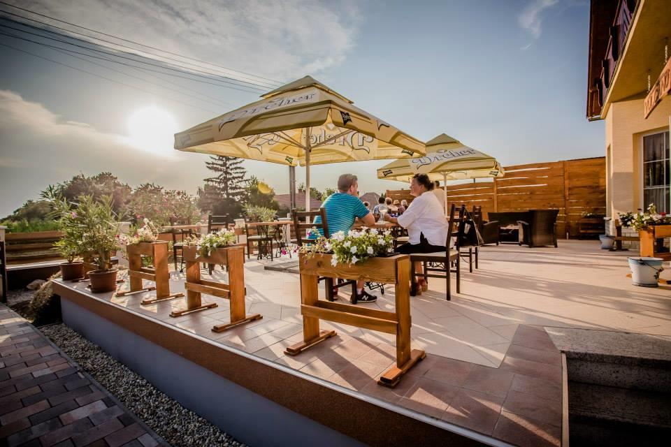 Vulcano Vendeghaz Hotell Mesteri Exteriör bild