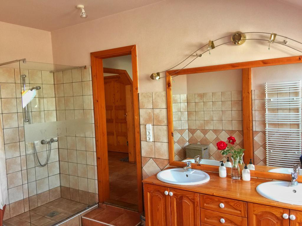 Vulcano Vendeghaz Hotell Mesteri Exteriör bild